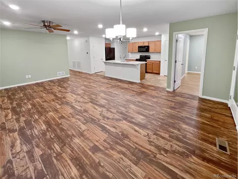 27699 E 7th Ln, Aurora, CO 80018 photo 12