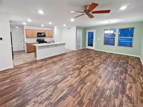 27699 E 7th Ln, Aurora, CO 80018 photo 11