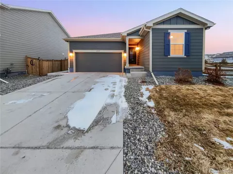 27699 E 7th Ln, Aurora, CO 80018