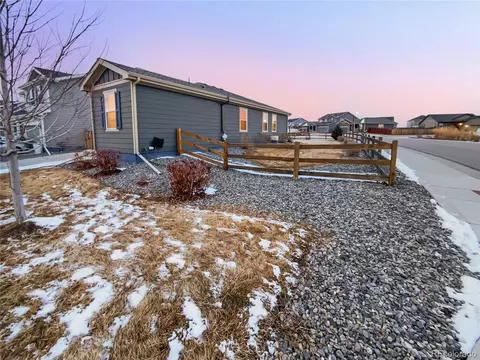 27699 E 7th Ln, Aurora, CO 80018 photo 9