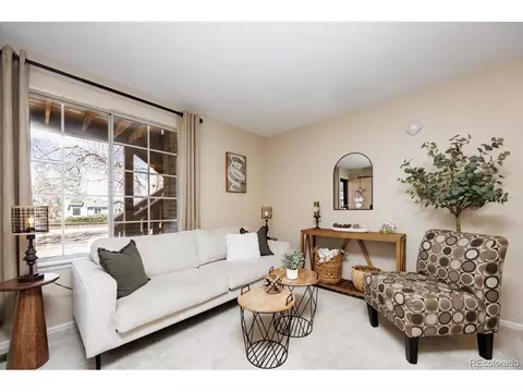 819 Summer Dr, Highlands Ranch, CO 80126
