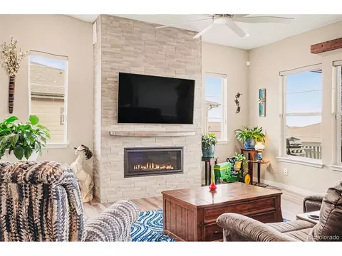 8684 S Quemoy St, Aurora, CO 80016