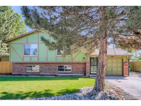 18174 E Kepner Dr, Aurora, CO 80017 photo 1