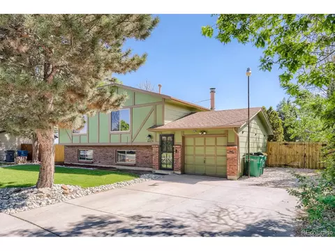 18174 E Kepner Dr, Aurora, CO 80017 photo 2