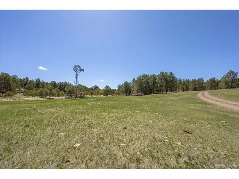 39832 Onyx Trl, Deer Trail, CO 80105