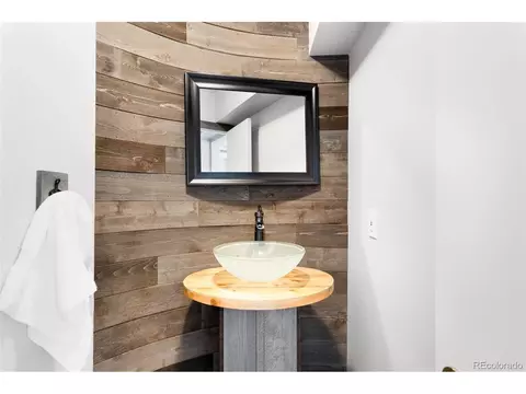 Bath - 6984 S Spruce Dr, Centennial, CO 80112 photo 1 of 4