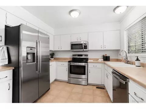 Kitchen - 16151 E Oxford Dr, Aurora, CO 80013 photo 1 of 3