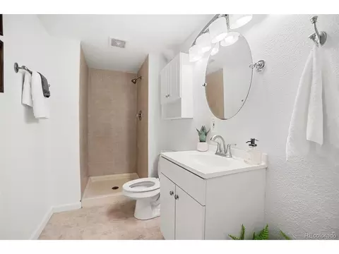 Bath - 16151 E Oxford Dr, Aurora, CO 80013 photo 3 of 3