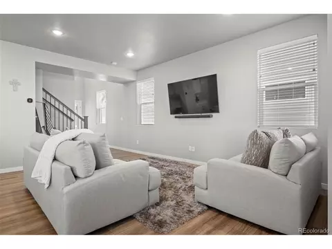 28458 E 8th Pl, Aurora, CO 80018 photo 9