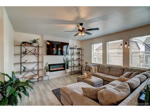 2106 Rosette Ln, Castle Rock, CO 80104