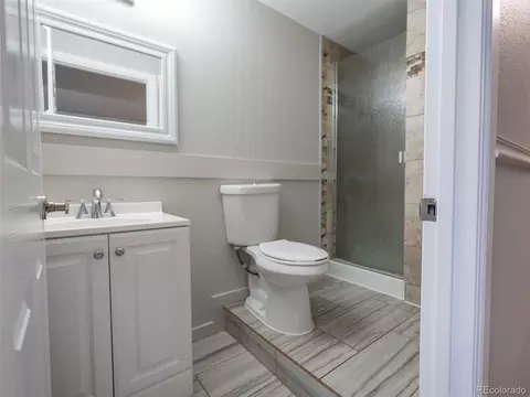 Bath - 19147 E Dickenson Dr, Aurora, CO 80013 photo 2 of 2
