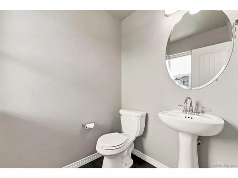 Bath - 2063 Tabor St, Berthoud, CO 80513 photo 1 of 4
