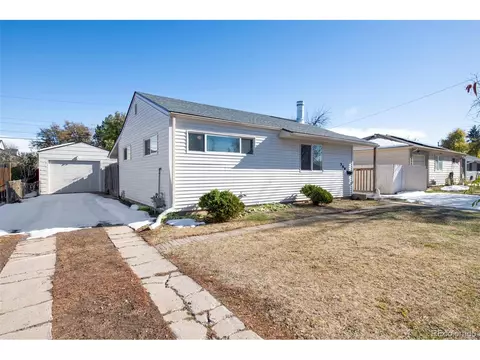 780 Iola St, Aurora, CO 80010 photo 3
