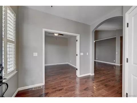 22037 Euclid Dr, Aurora, CO 80016 photo 2