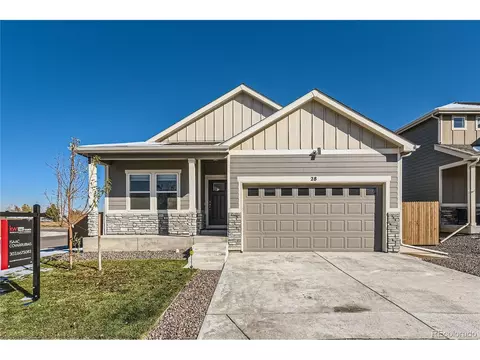 28 Chipeta Way, Lochbuie, CO 80603