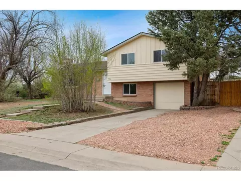 794 Elkhart St, Aurora, CO 80011