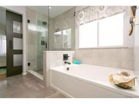 Bath - 9772 Quay Loop, Westminster, CO 80021 photo 4 of 7