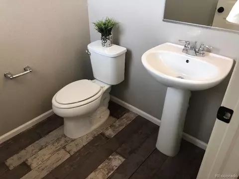 10639 E 25th Dr, Aurora, CO 80010 photo 9