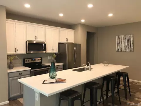 10639 E 25th Dr, Aurora, CO 80010 photo 2