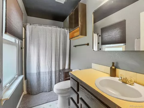 Bath - 203 Linden St, Frederick, CO 80530 photo 2 of 3