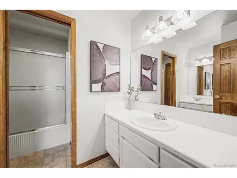 Bath - 1004 E 5th Ave, Longmont, CO 80504 photo 4 of 4