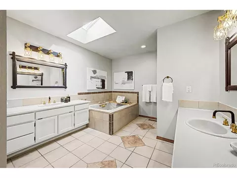 Bath - 1004 E 5th Ave, Longmont, CO 80504 photo 2 of 4