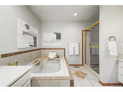 Bath - 1004 E 5th Ave, Longmont, CO 80504 photo 3 of 4