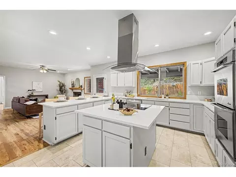 Kitchen - 1004 E 5th Ave, Longmont, CO 80504 photo 4 of 5