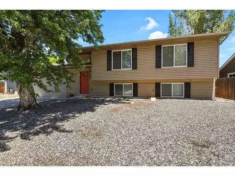 8737 W Floyd Dr, Lakewood, CO 80227