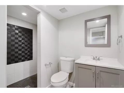 10044 E 7th Ave, Aurora, CO 80010 photo 20