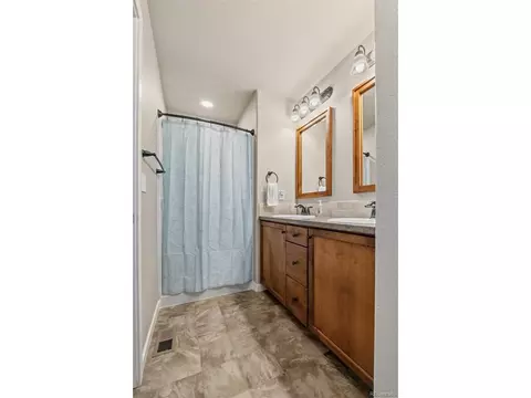 Bath - 102 11th Ave, Wiggins, CO 80654 photo 4 of 6