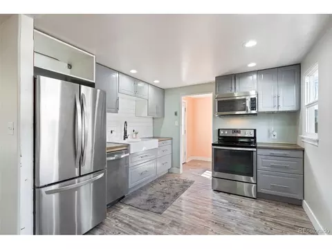 Kitchen - 6840 Reno Dr, Arvada, CO 80002 photo 4 of 7