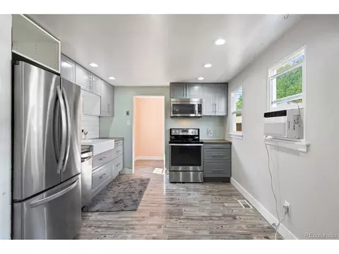 Kitchen - 6840 Reno Dr, Arvada, CO 80002 photo 6 of 7