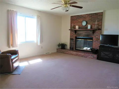 695 2nd St, Bennett, CO 80102 photo 5