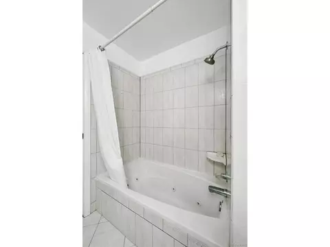Bath - 7665 E Quincy Ave #7665-204, Denver, CO 80237 photo 3 of 3