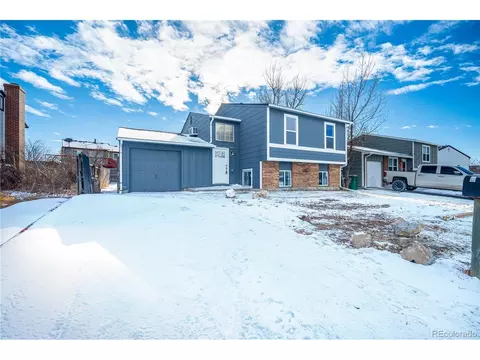 924 Madison Way, Bennett, CO 80102 photo 2