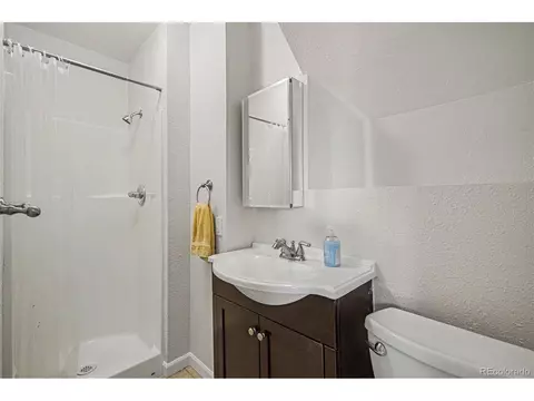 Bath - 17449 E Union Dr, Aurora, CO 80015 photo 1 of 2