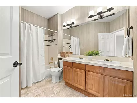 Bath - 7325 E Cedar Pl, Denver, CO 80230 photo 5 of 6