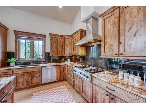 Kitchen - 229 Shores Ln, Breckenridge, CO 80424 photo 5 of 6