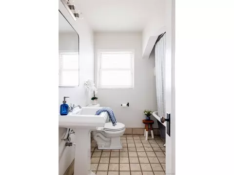 3010 Cherry St, Denver, CO 80207 photo 17