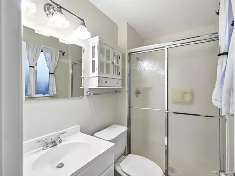 Bath - 14915 E Mexico Dr, Aurora, CO 80012 photo 2 of 4