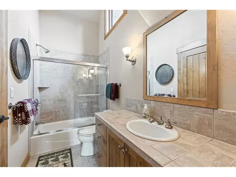Bath - 1730 Red Hawk Rd, Silverthorne, CO 80498 photo 9 of 9