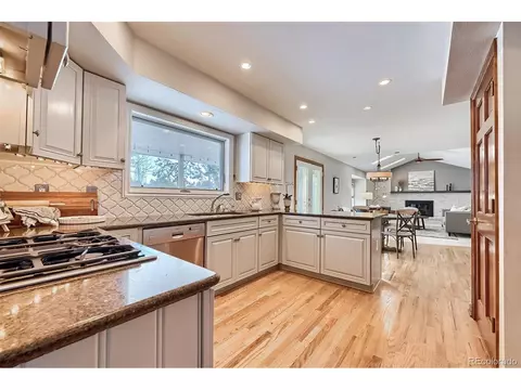 2854 E Nichols Cir, Centennial, CO 80122 photo 10