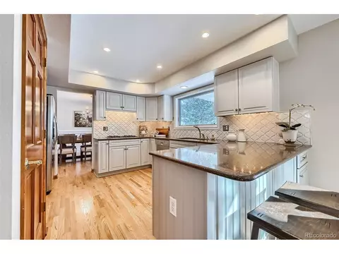 2854 E Nichols Cir, Centennial, CO 80122 photo 8