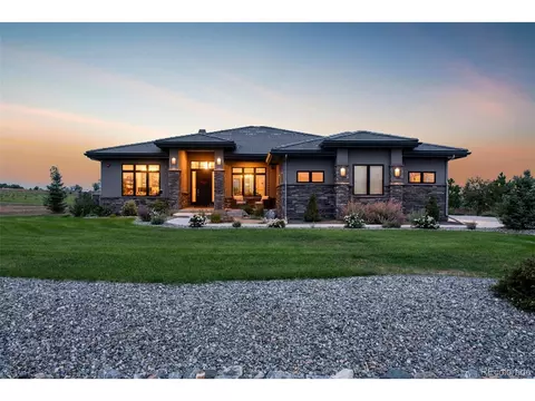 12927 Woodridge Dr, Longmont, CO 80504