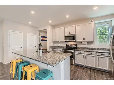 10889 E 25th Dr, Aurora, CO 80010 photo 10
