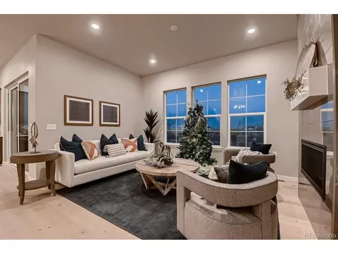 895 Quarry Cir, Erie, CO 80516