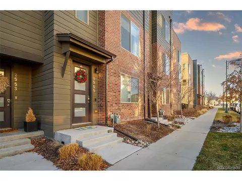 2555 Newark Ct, Aurora, CO 80010