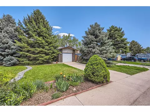 2208 Emery St, Longmont, CO 80501