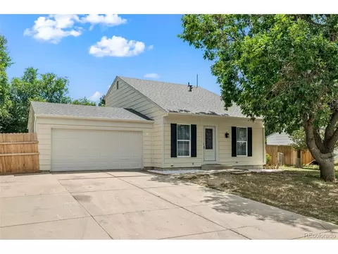 1742 Biscay St, Aurora, CO 80011